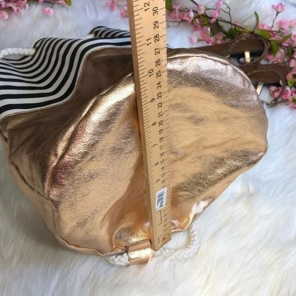 ⚠️SALE⚠️Victoria’s Secret Draw String Bag - Picture 6 of 8